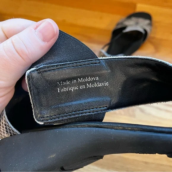 LAST CHANCE: The FLEXX Brand Snake Black & White Pattern Sandals - Picture 7 of 8